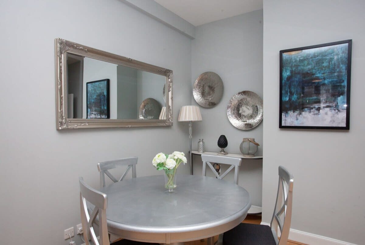View Modern and refurbished Flat in Merchant City in Glassford Court, 83 Wilson Street G1 1UZ Modern and refurbished Flat in Merchant City in Glassford Court, 83 Wilson Street G1 1UZ - Property image 5 - VivreStays