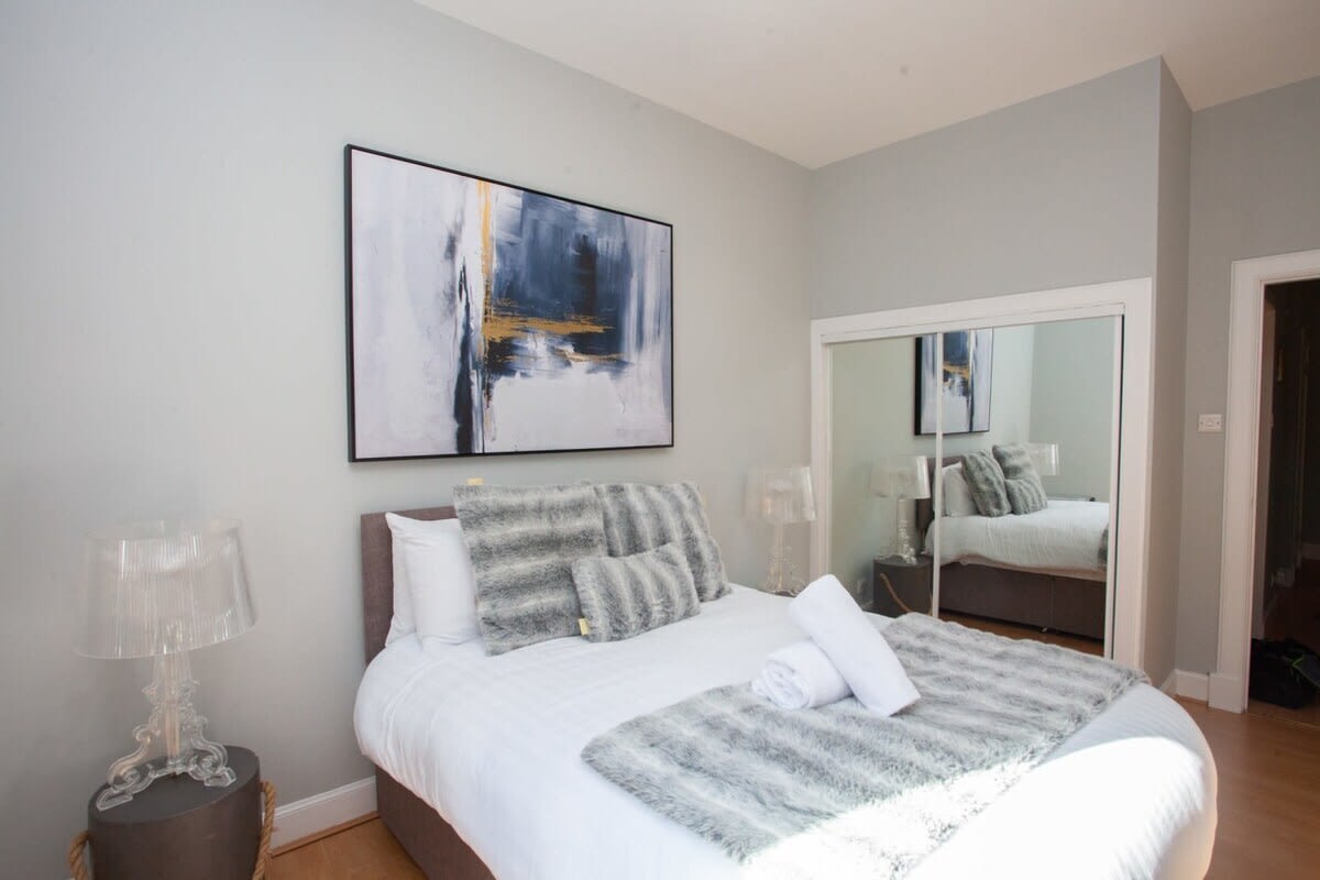 View Modern and refurbished Flat in Merchant City in Glassford Court, 83 Wilson Street G1 1UZ Modern and refurbished Flat in Merchant City in Glassford Court, 83 Wilson Street G1 1UZ - Property image 8 - VivreStays