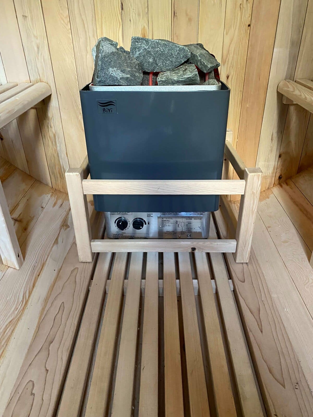 View Hideaway cottage, log burner, sauna & hot tub in N/A G83 8RH Hideaway cottage, log burner, sauna & hot tub in N/A G83 8RH - Property image 33 - VivreStays