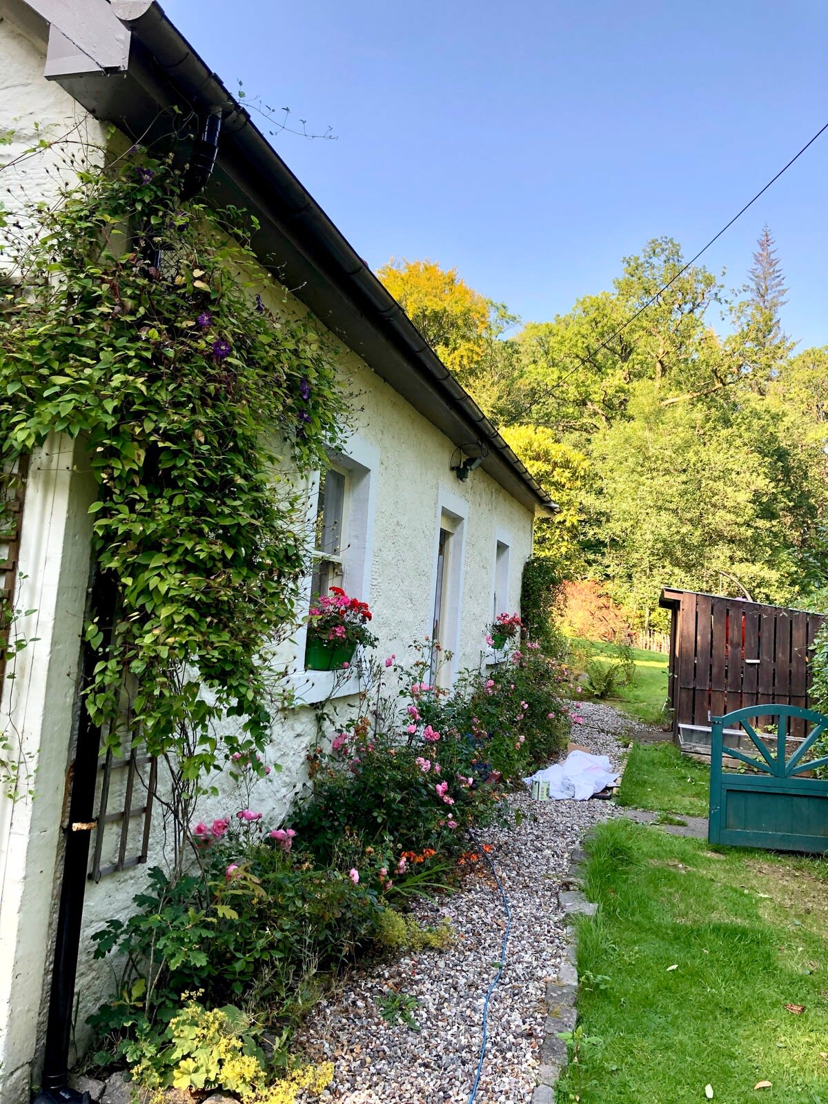 View Hideaway cottage, log burner, sauna & hot tub in N/A G83 8RH Hideaway cottage, log burner, sauna & hot tub in N/A G83 8RH - Property image 8 - VivreStays