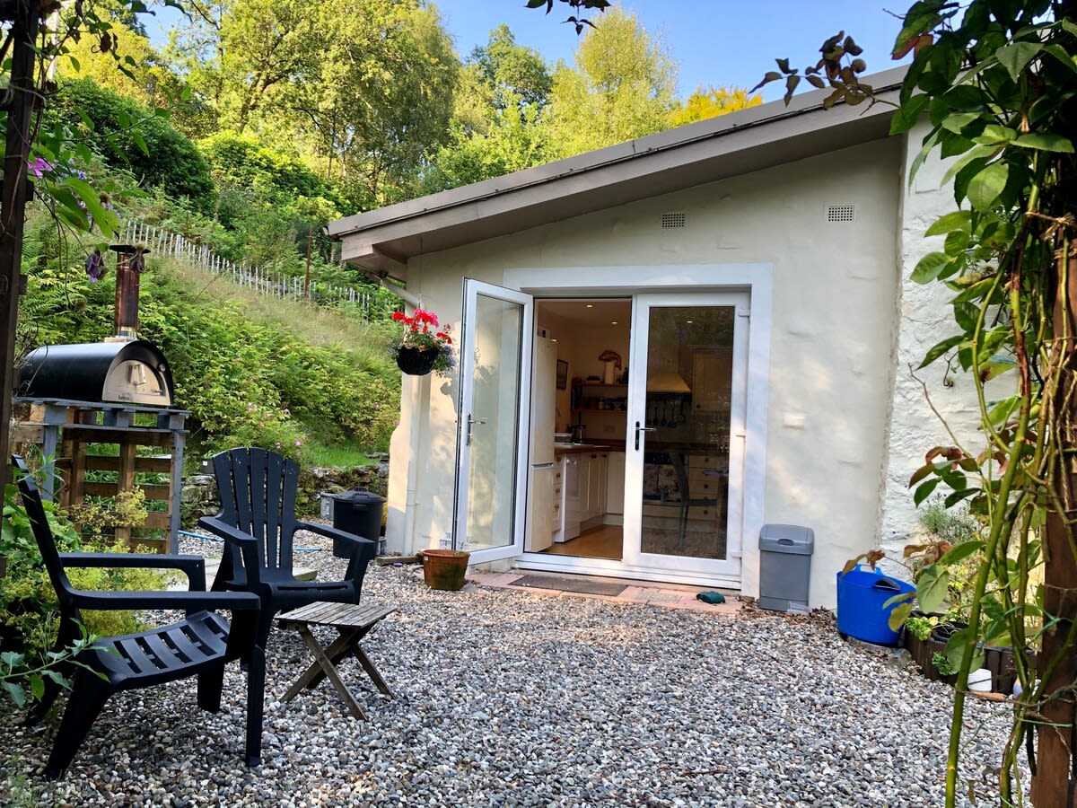 View Hideaway cottage, log burner, sauna & hot tub in N/A G83 8RH Hideaway cottage, log burner, sauna & hot tub in N/A G83 8RH - Property image 12 - VivreStays
