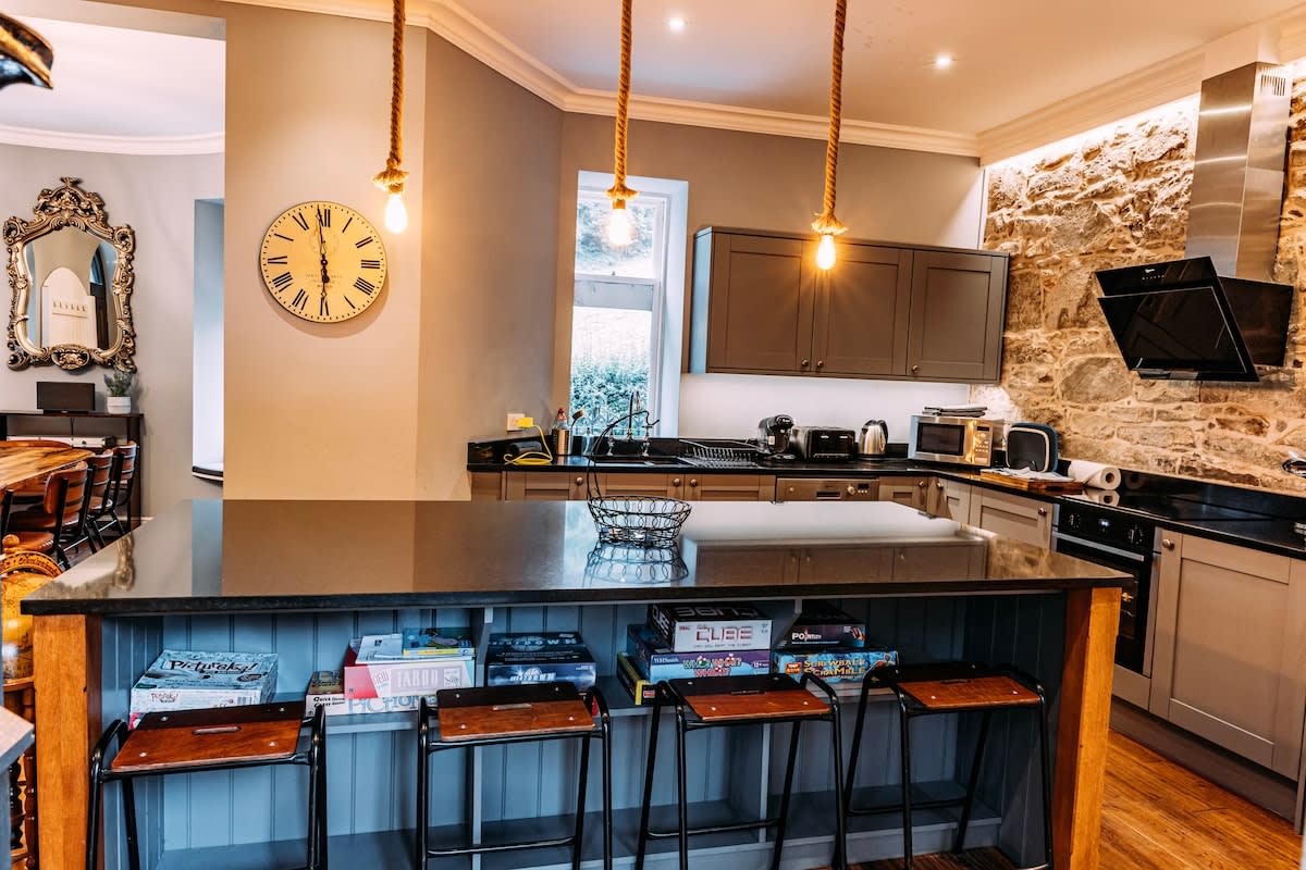 Spacious South Lodge with Hot Tub Balloch in Old Luss Road G83 8QP - Property image 14 - VivreStays