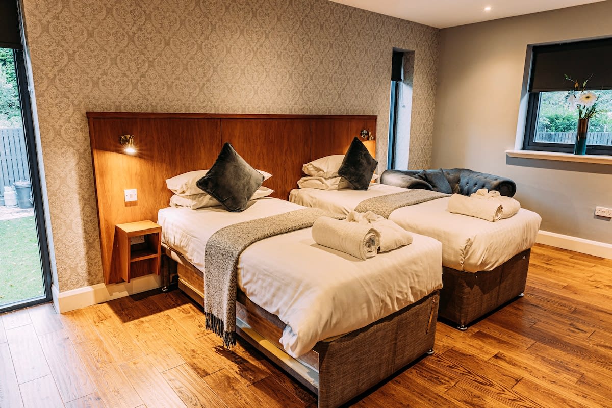 Spacious South Lodge with Hot Tub Balloch in Old Luss Road G83 8QP - Property image 23 - VivreStays
