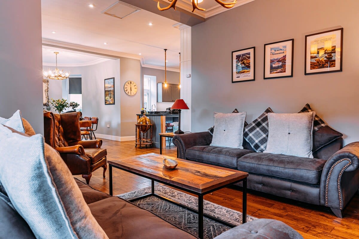 Spacious South Lodge with Hot Tub Balloch in Old Luss Road G83 8QP - Property image 13 - VivreStays