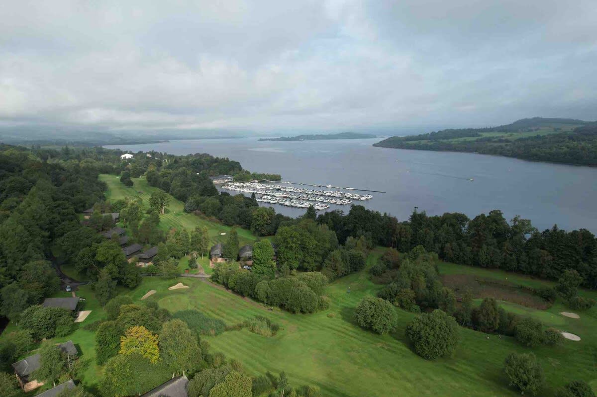 Spacious South Lodge with Hot Tub Balloch in Old Luss Road G83 8QP - Property image 47 - VivreStays