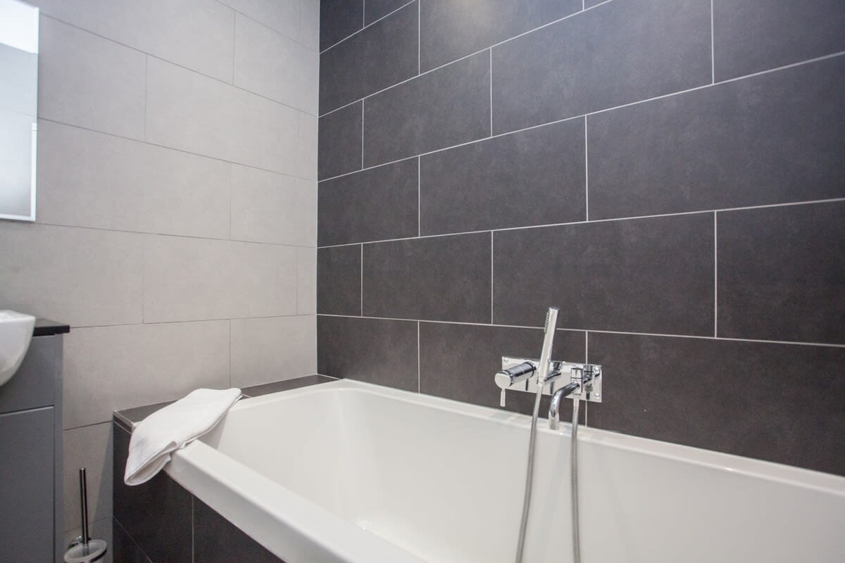 Spacious South Lodge with Hot Tub Balloch in Old Luss Road G83 8QP - Property image 28 - VivreStays