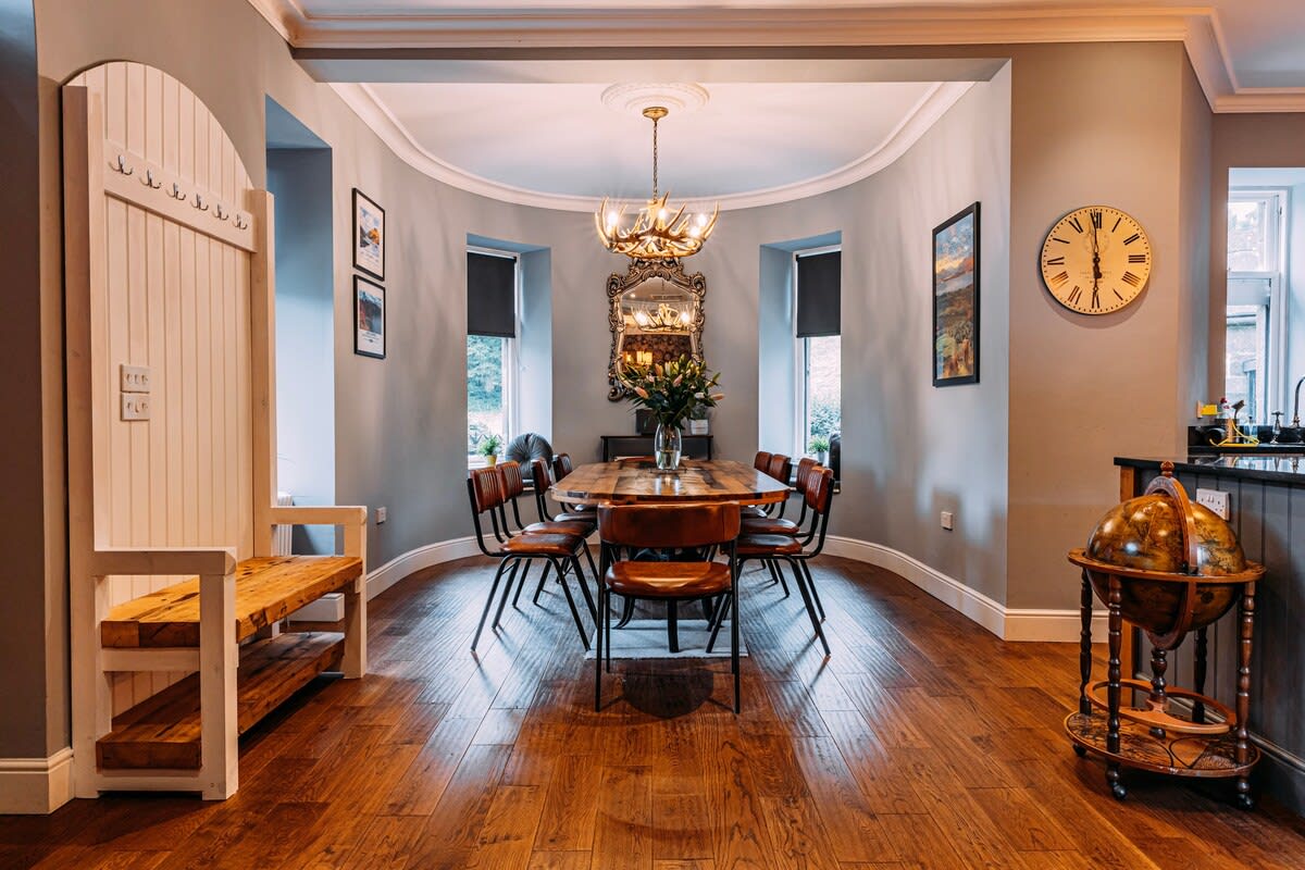Spacious South Lodge with Hot Tub Balloch in Old Luss Road G83 8QP - Property image 9 - VivreStays