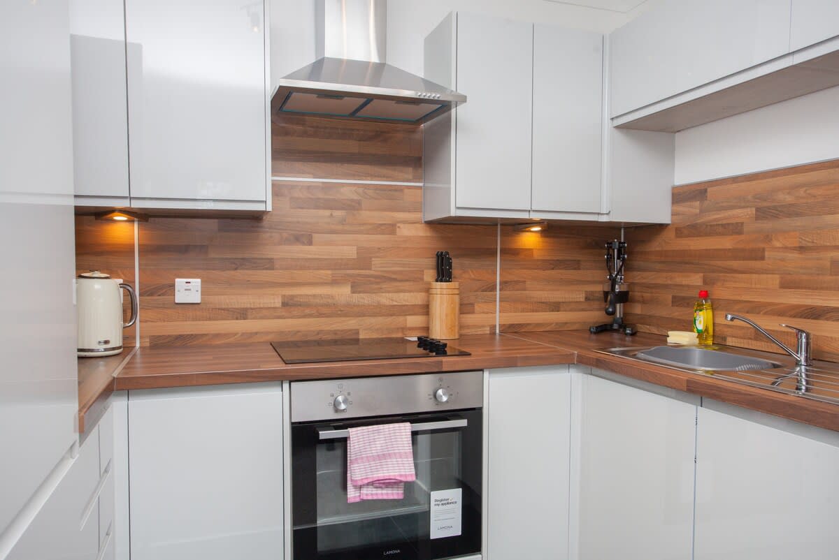3 Bedroom Duplex with Free Parking in 61 Curle Street G14 0SA - Property image 10 - VivreStays