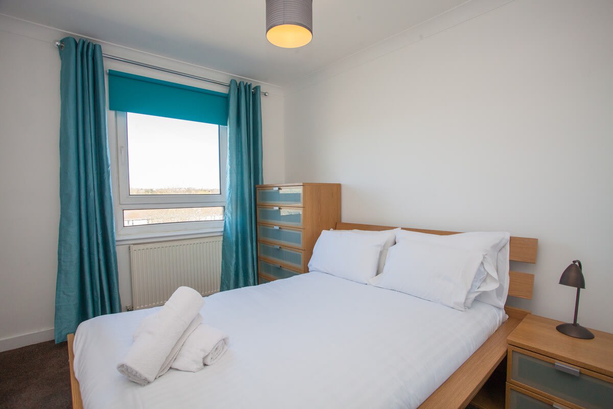 3 Bedroom Duplex with Free Parking in 61 Curle Street G14 0SA - Property image 16 - VivreStays