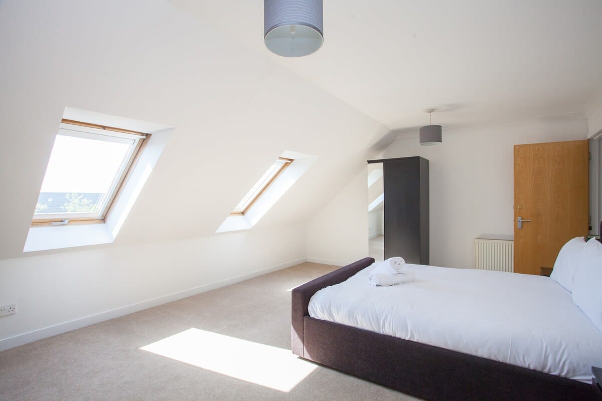 3 Bedroom Duplex with Free Parking in 61 Curle Street G14 0SA - Property image 11 - VivreStays