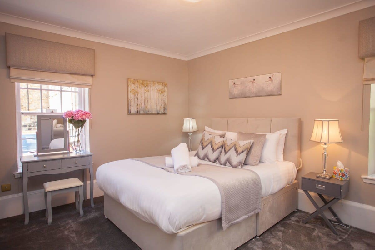 Charming 3-Bedroom Retreat in Glasgow West End in Hillhead Street 10 G12 - Property image 19 - VivreStays
