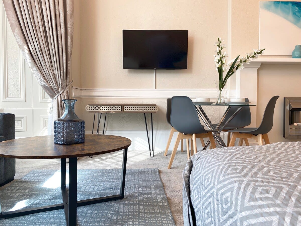 Luxurious Studio in Glasgow's West End in 28 Buckingham Terrace G12 - Property image 7 - VivreStays