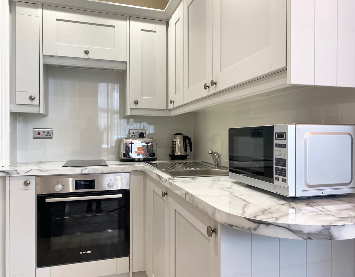Luxurious Studio in Glasgow's West End in 28 Buckingham Terrace G12 - Property image 13 - VivreStays
