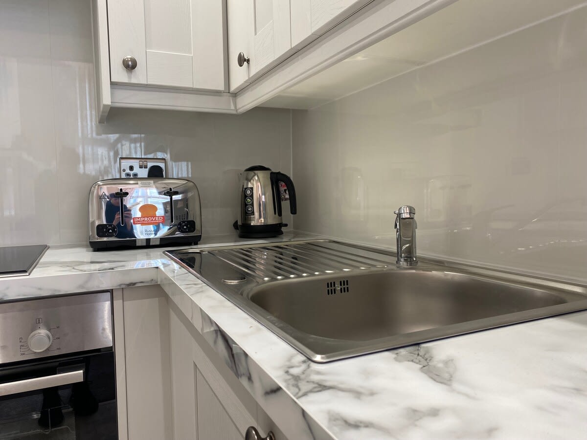 Luxurious Studio in Glasgow's West End in 28 Buckingham Terrace G12 - Property image 15 - VivreStays