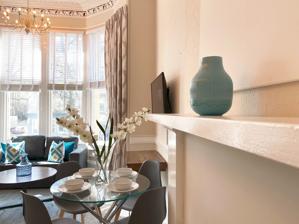 Luxurious Studio in Glasgow's West End in 28 Buckingham Terrace G12 - Property image 6 - VivreStays