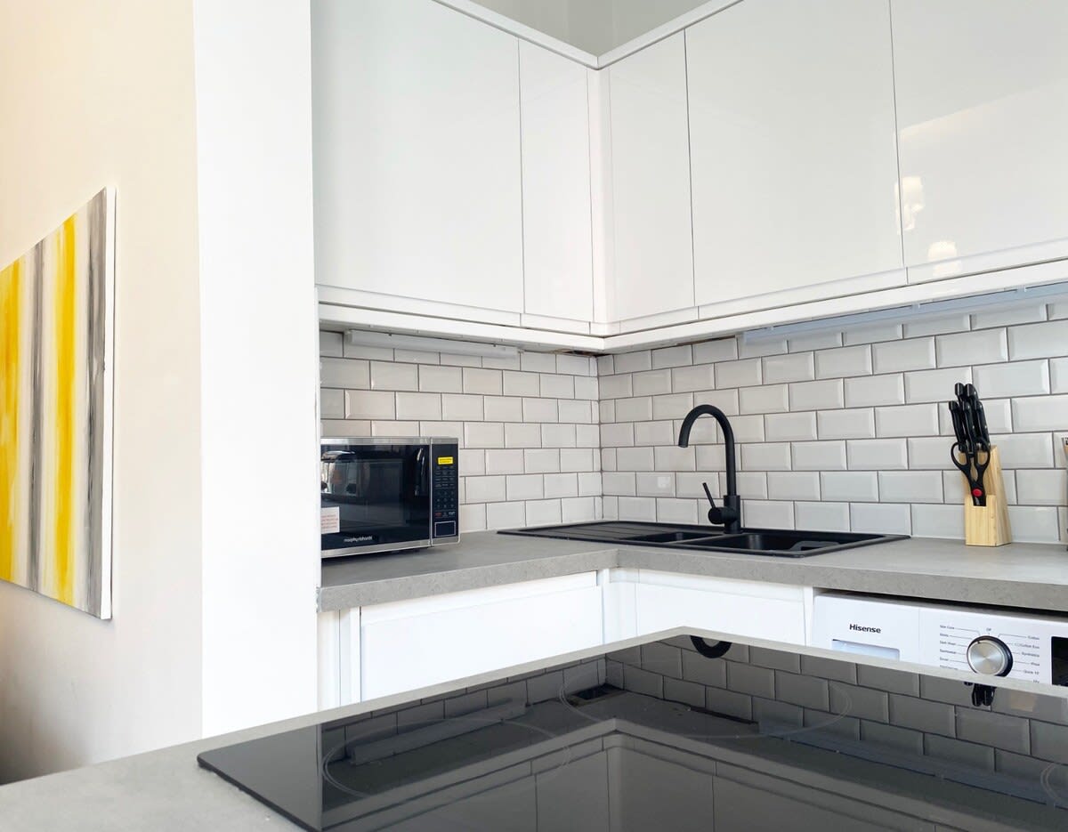 View Renovated West End Flat in Glasgow in Byres Road 18 G11 5JY Renovated West End Flat in Glasgow in Byres Road 18 G11 5JY - Property image 7 - VivreStays
