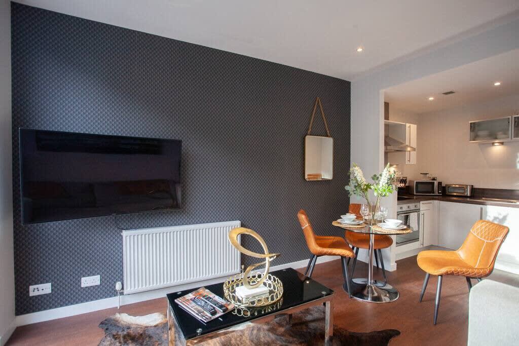 1 Bedroom Apartment in Very Central Location in 21 Oswald Street G1 4PE - Property image 12 - VivreStays