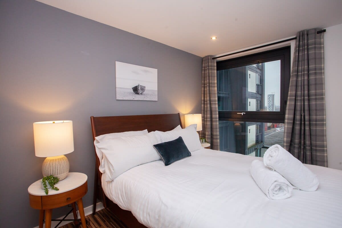 Modern Riverside Flat in Glasgow City in 72 Lancefield Quay G3 8JF - Property image 7 - VivreStays