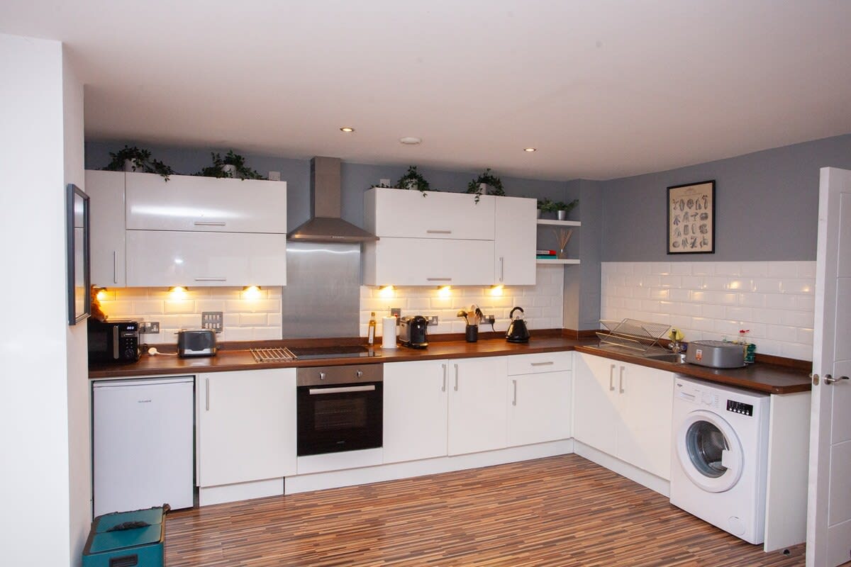 Modern Riverside Flat in Glasgow City in 72 Lancefield Quay G3 8JF - Property image 11 - VivreStays