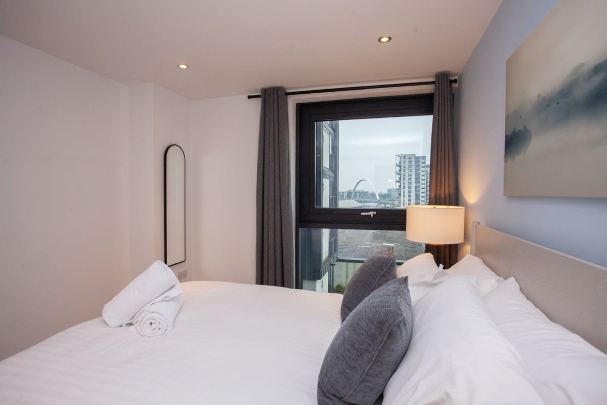 Modern Riverside Flat in Glasgow City in 72 Lancefield Quay G3 8JF - Property image 6 - VivreStays