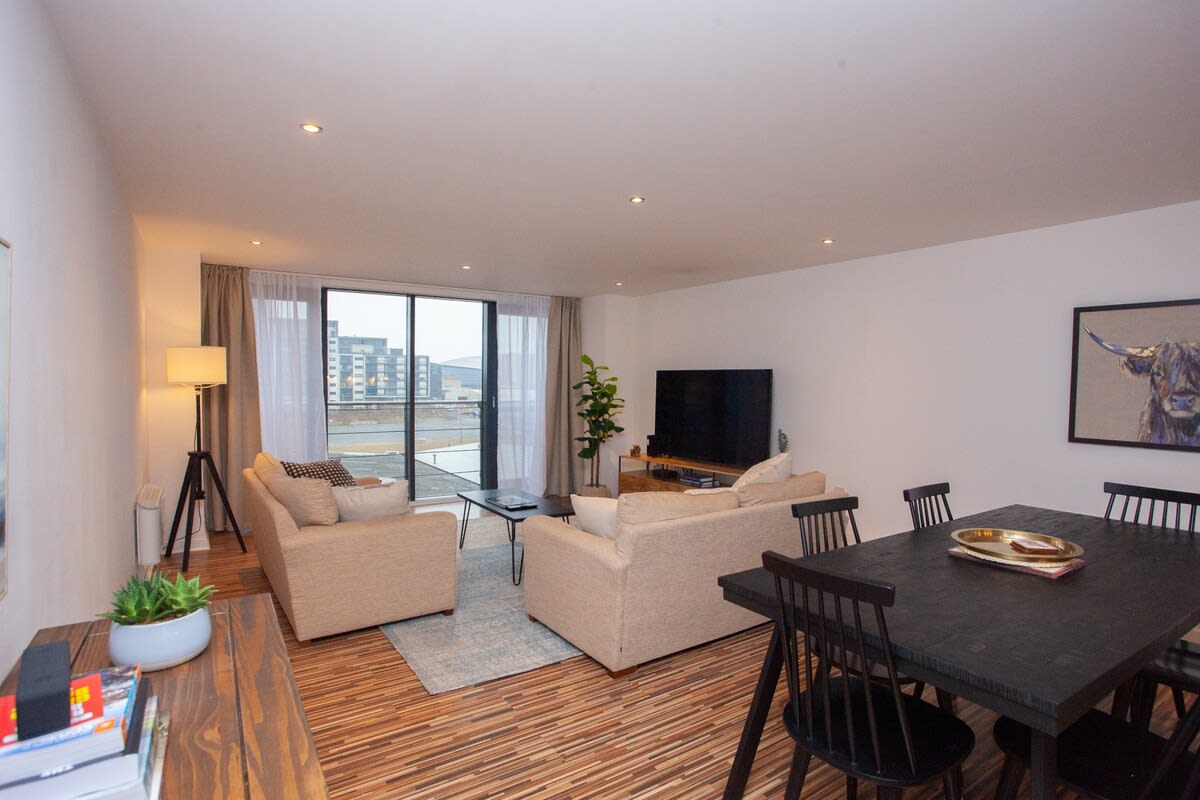 Modern Riverside Flat in Glasgow City in 72 Lancefield Quay G3 8JF - Property image 13 - VivreStays