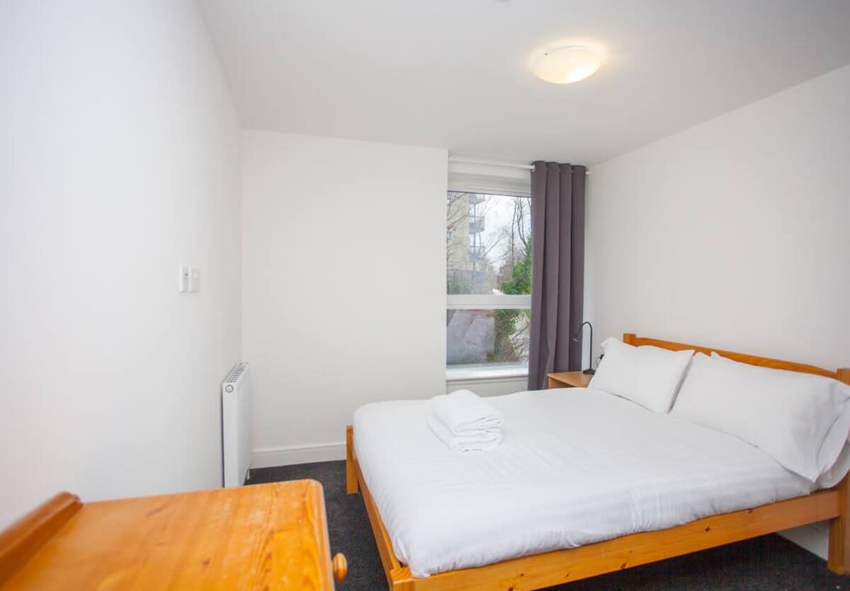 View Beautiful Flat with Panoramic Views over the City in 155 Buccleuch Street G3 6QN Beautiful Flat with Panoramic Views over the City in 155 Buccleuch Street G3 6QN - Property image 10 - VivreStays