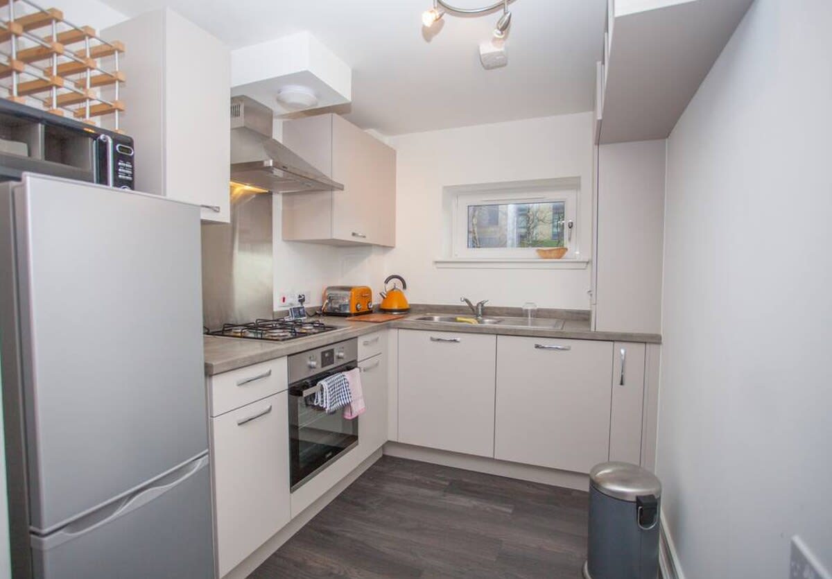 View Beautiful Flat with Panoramic Views over the City in 155 Buccleuch Street G3 6QN Beautiful Flat with Panoramic Views over the City in 155 Buccleuch Street G3 6QN - Property image 5 - VivreStays
