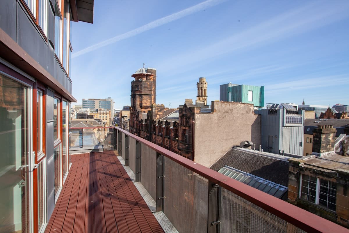 Stunning Penthouse with Balcony in Glasgow in 45 Mitchell Street G1 3LA - Property image 18 - VivreStays