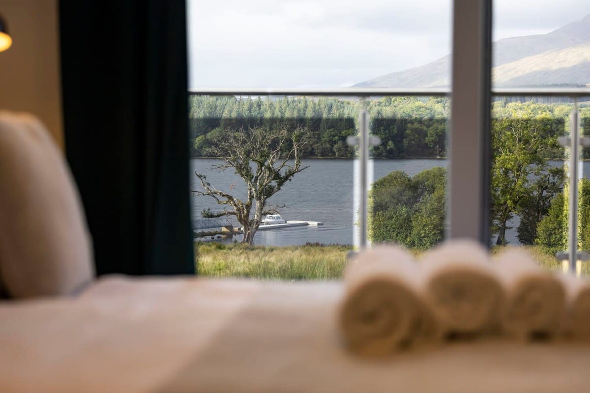 Loch Awe Lodge with Stunning Views Ardbrecknish in Ardbrecknish PA33 1BH - Property image 14 - VivreStays