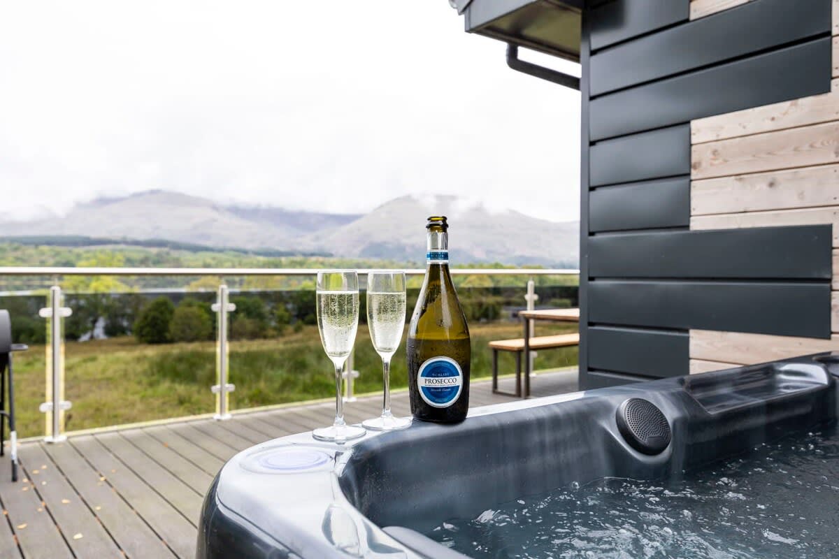 Loch Awe Lodge with Stunning Views Ardbrecknish in Ardbrecknish PA33 1BH - Property image 25 - VivreStays