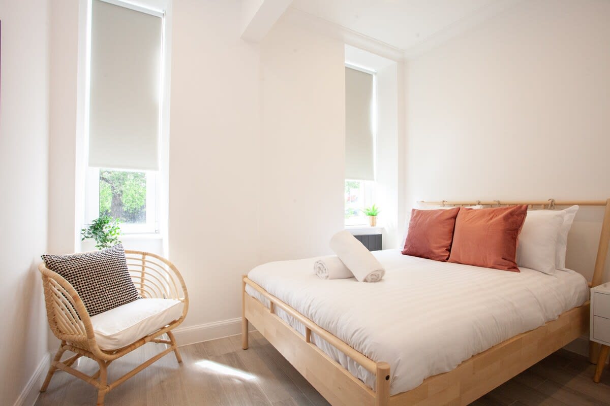 Spacious Modern Apartment in Glasgow West End in 38 Thornwood Avenue G11 7QY - Property image 11 - VivreStays