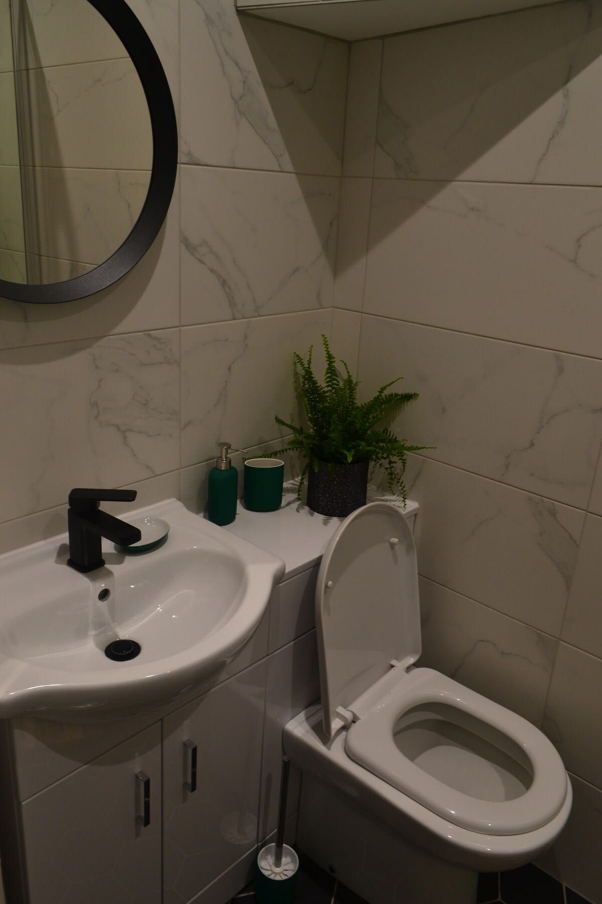 2 Bedroom Oasis in Glasgow City Centre in 8 Hill Street G3 6RN - Property image 4 - VivreStays