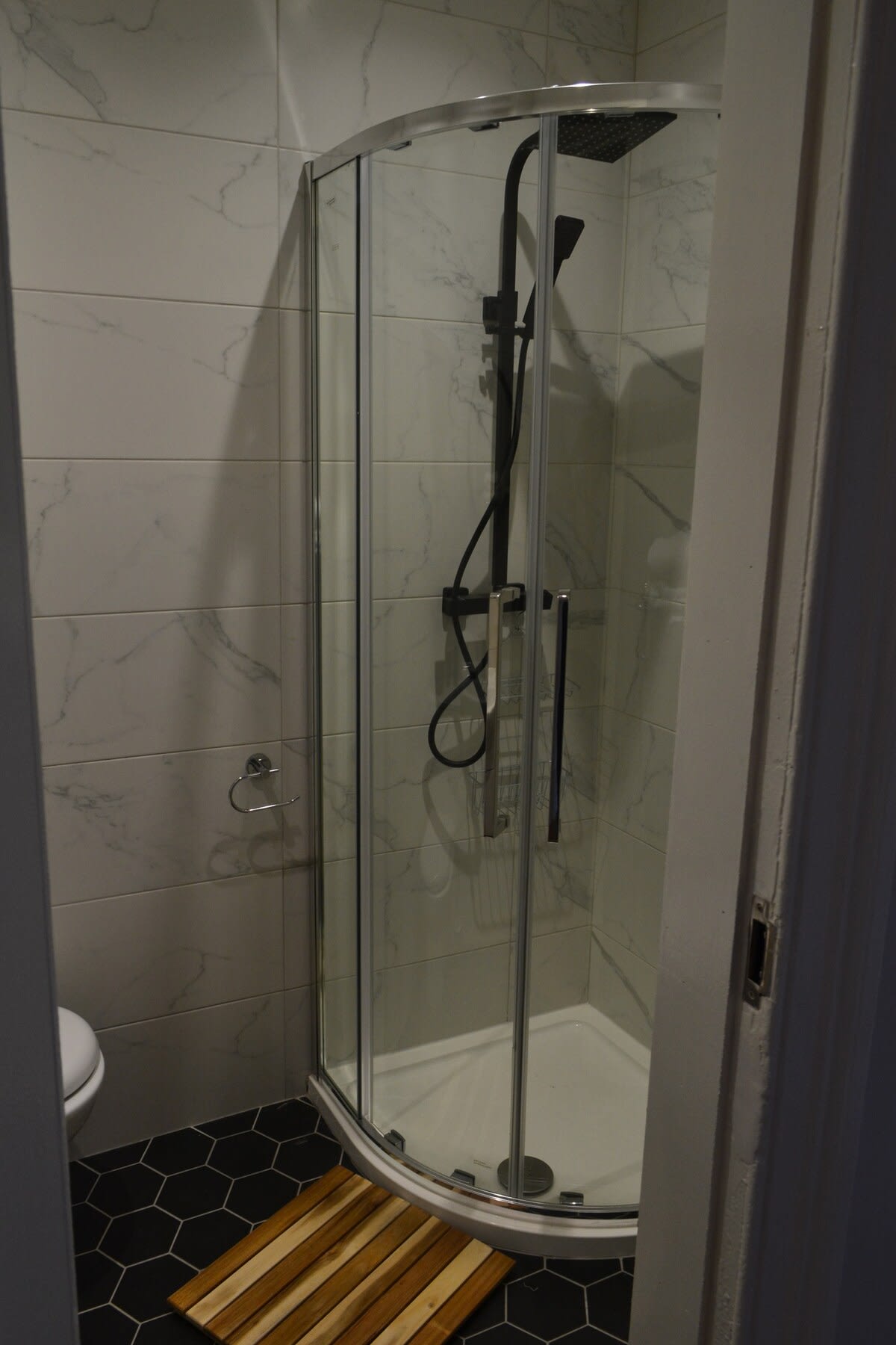 2 Bedroom Oasis in Glasgow City Centre in 8 Hill Street G3 6RN - Property image 5 - VivreStays