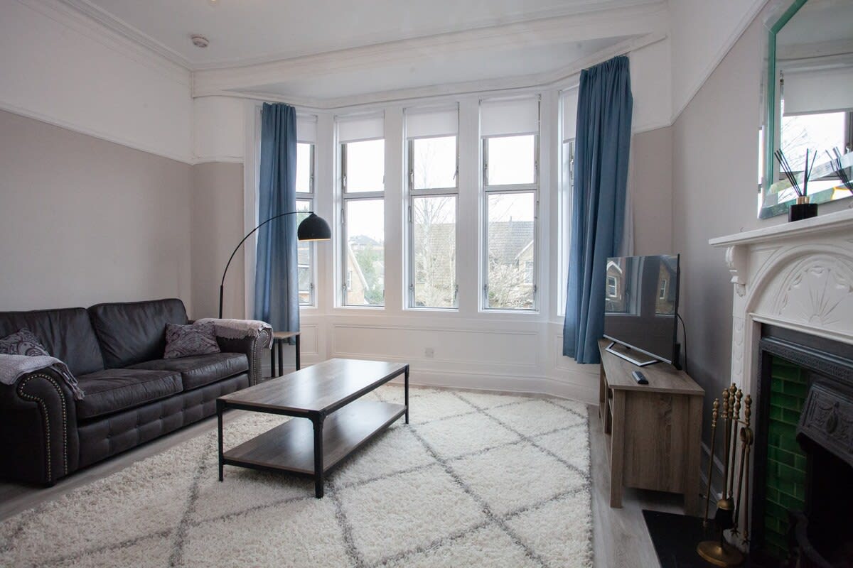 Charming 2 Bed Flat in Giffnock in 206 Fenwick Road G46 6UE - Property image 4 - VivreStays