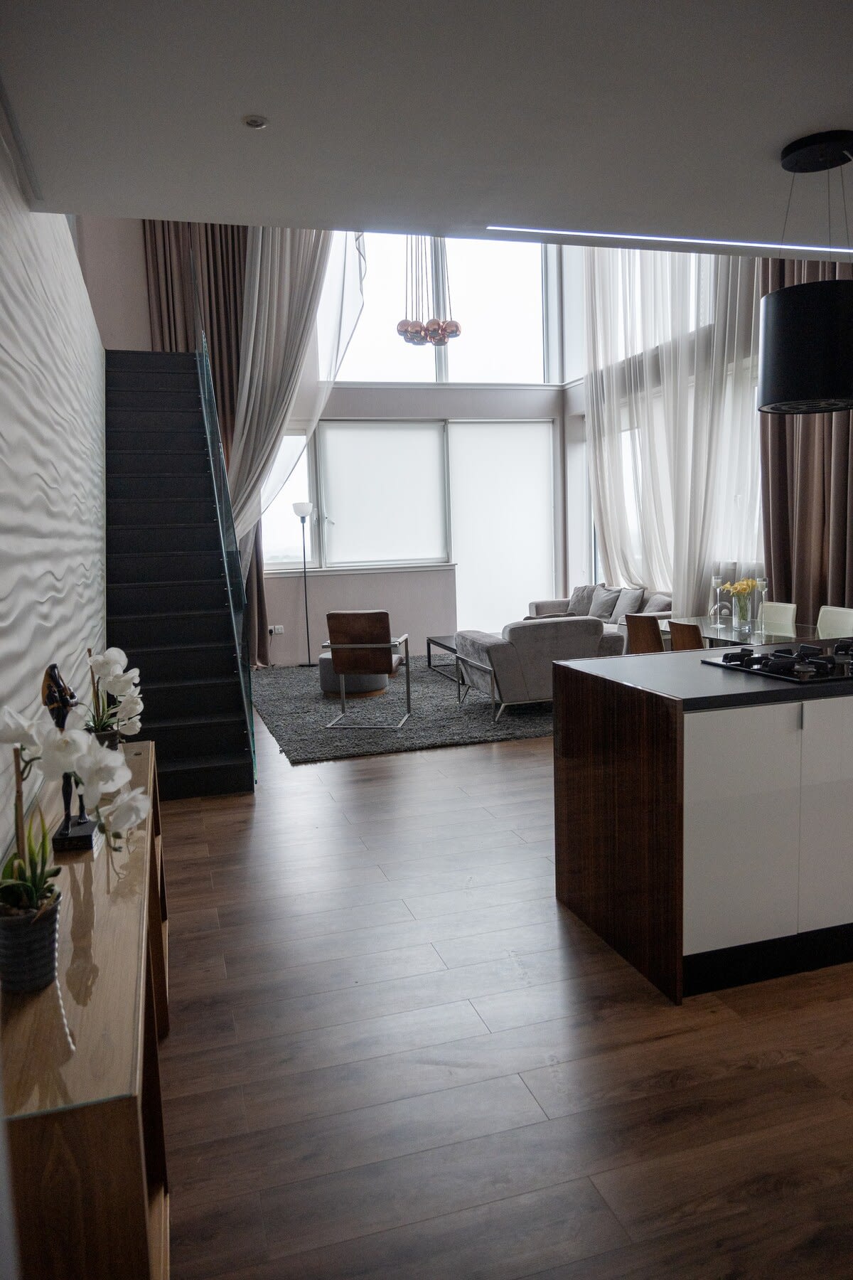 Trendy 3-Bed Flat with River Views Glasgow in 11 Castlebank Place G11 6BJ - Property image 18 - VivreStays