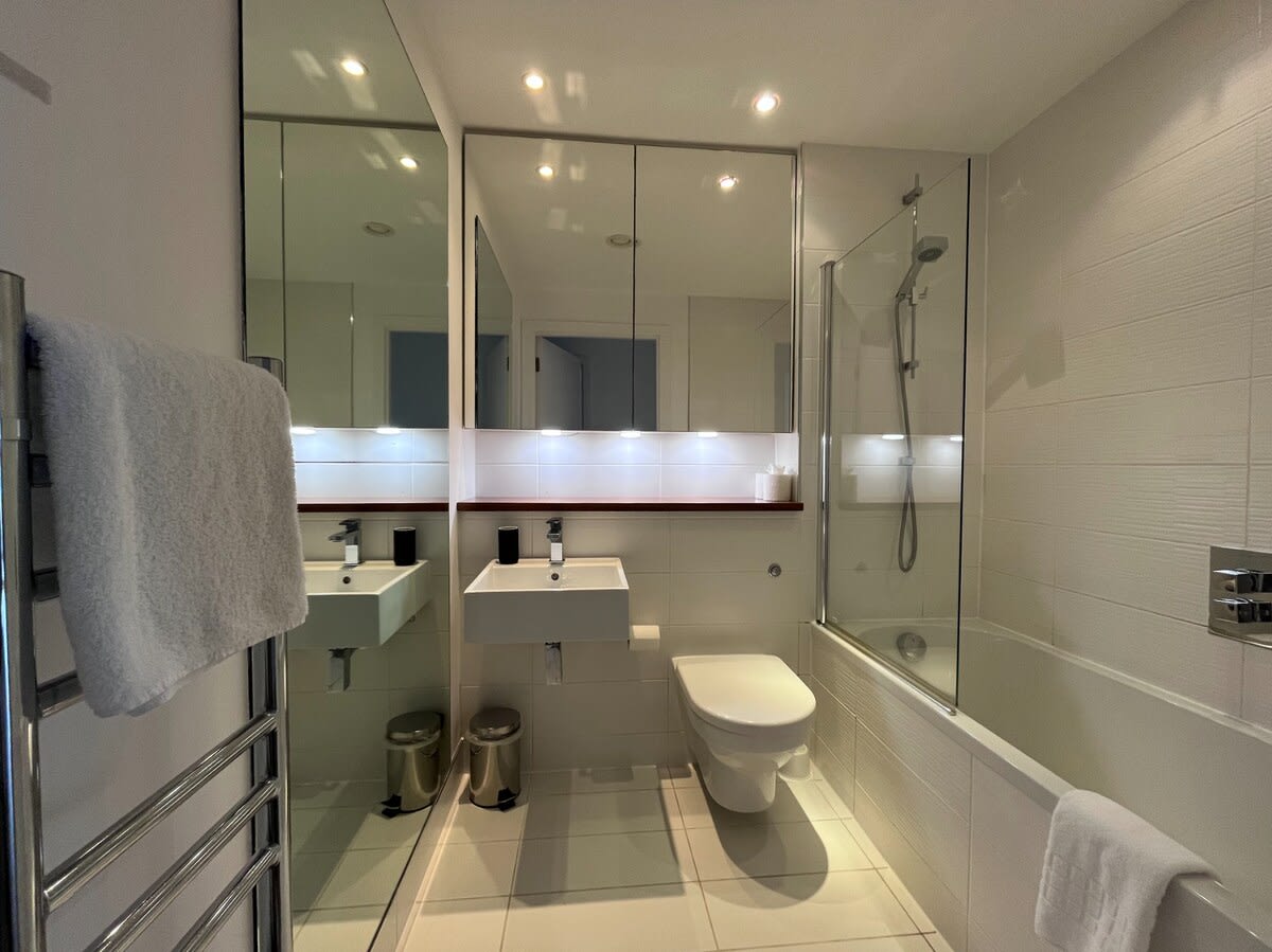 Modern 2 Bedroom Apartment in Glasgow Harbour Terraces 357 G11 6EB - Property image 16 - VivreStays