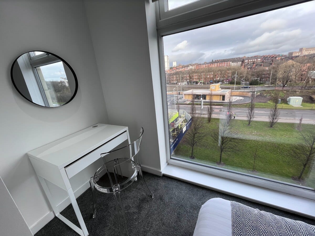 Modern 2 Bedroom Apartment in Glasgow Harbour Terraces 357 G11 6EB - Property image 11 - VivreStays