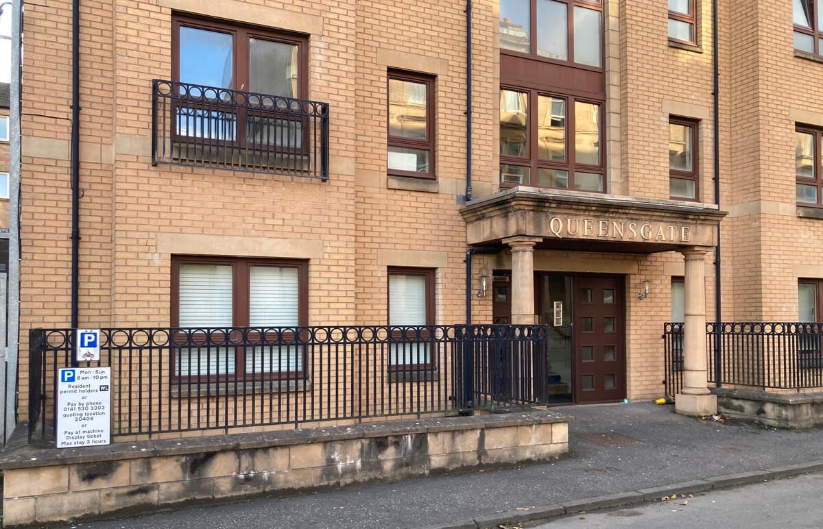 Spacious Art Flat in Glasgow's West End in 35 Grant Street G3 6HJ - Property image 12 - VivreStays