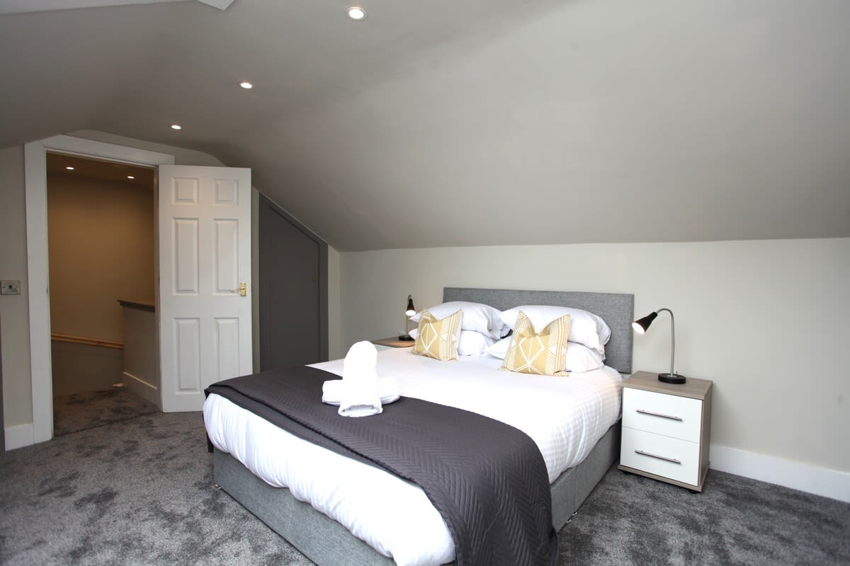 Stylish 3-Bed Flat in Glasgow in Crow Road 618 G13 1NP - Property image 17 - VivreStays