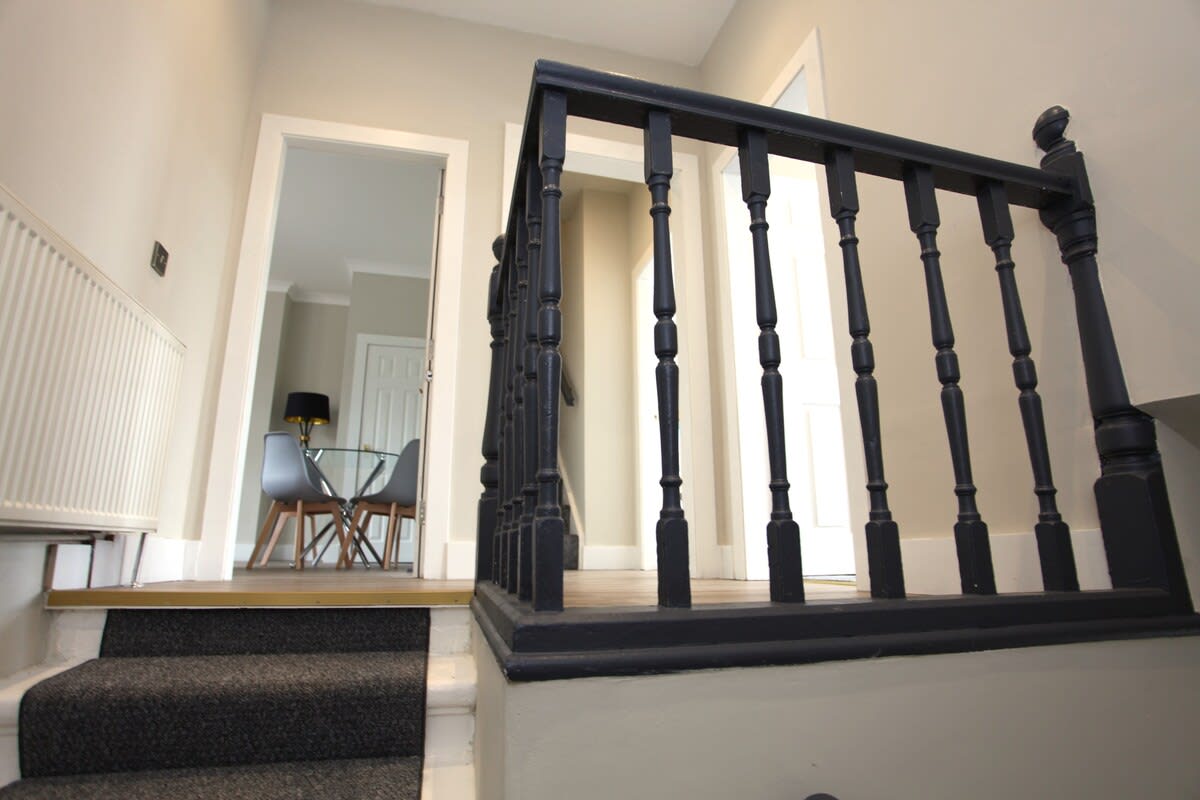 Stylish 3-Bed Flat in Glasgow in Crow Road 618 G13 1NP - Property image 10 - VivreStays