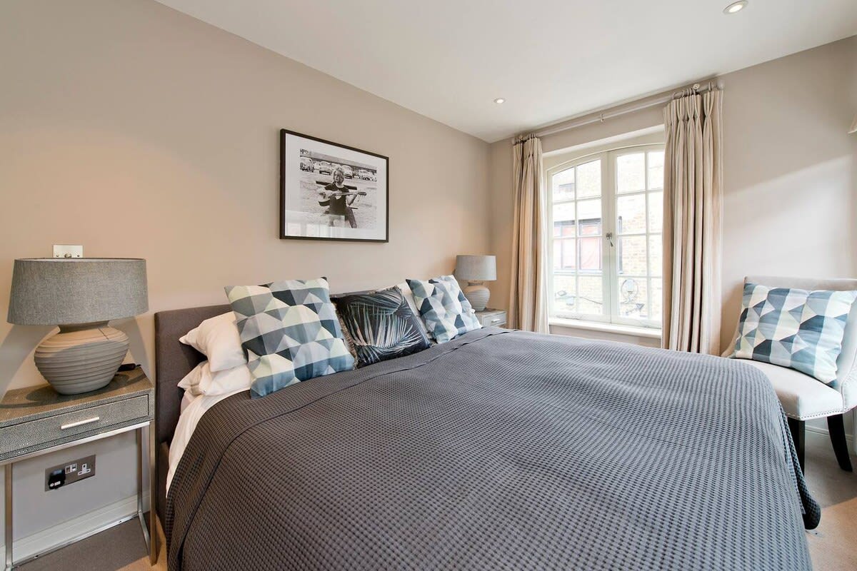 Modern 2-Bedroom Apartment, Notting Hill in 3 Westbourne Grove Mews W11 2RU - Property image 13 - VivreStays