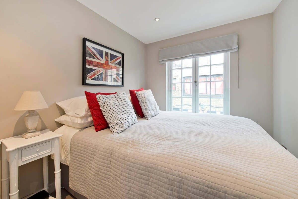 Modern 2-Bedroom Apartment, Notting Hill in 3 Westbourne Grove Mews W11 2RU - Property image 6 - VivreStays