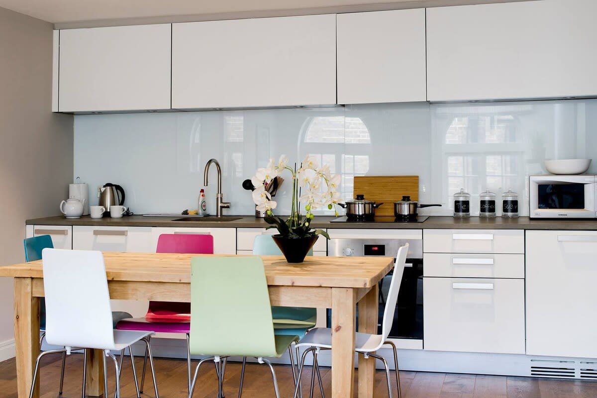 Modern 2-Bedroom Apartment, Notting Hill in 3 Westbourne Grove Mews W11 2RU - Property image 2 - VivreStays