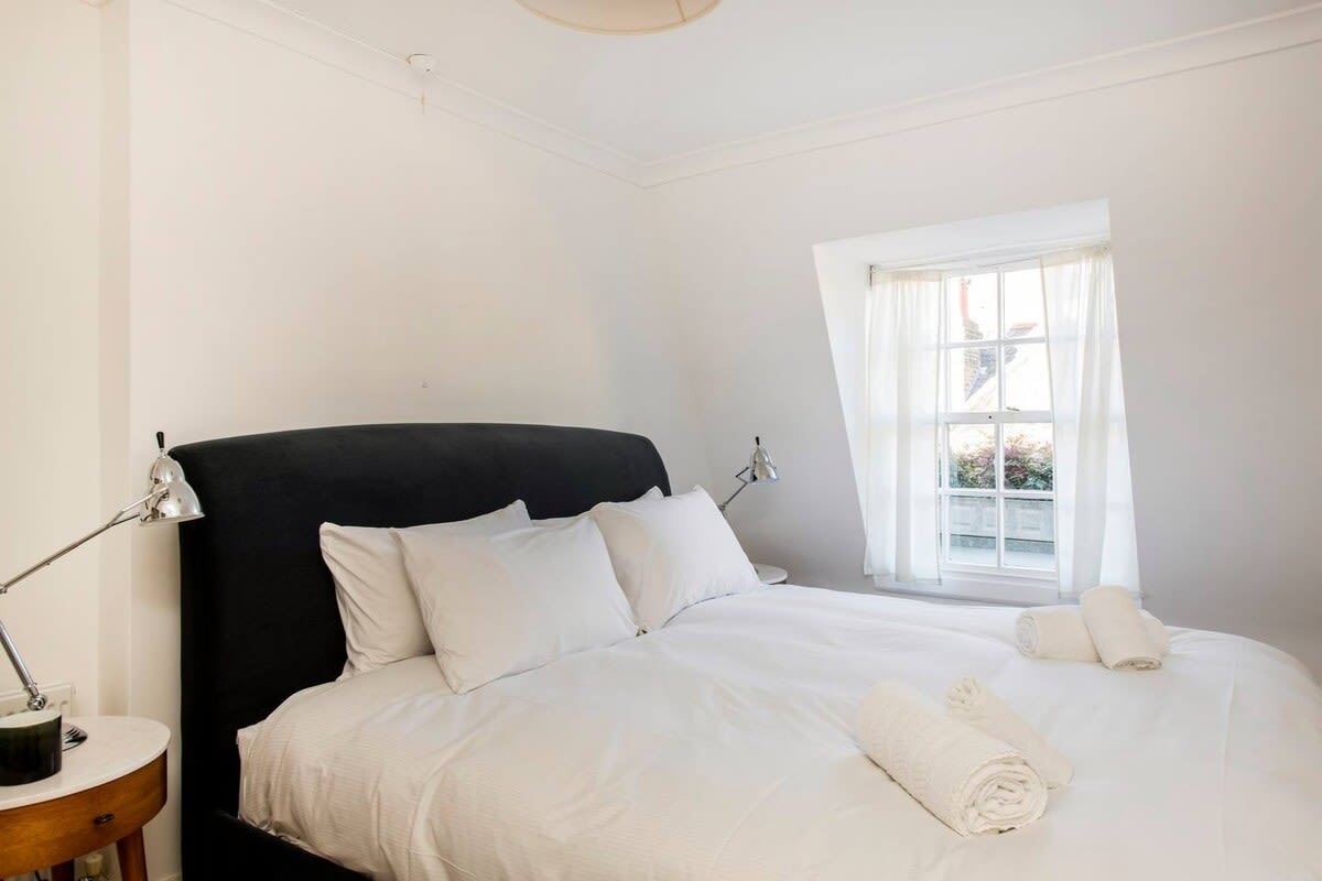 2 Bed Apartment, Notting Hill in 7A Ledbury Mews North W11 2AF - Property image 11 - VivreStays