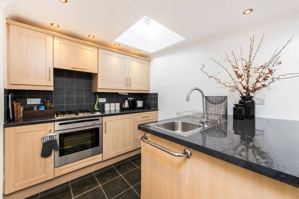 2 Bed Apartment, Notting Hill in 7A Ledbury Mews North W11 2AF - Property image 10 - VivreStays