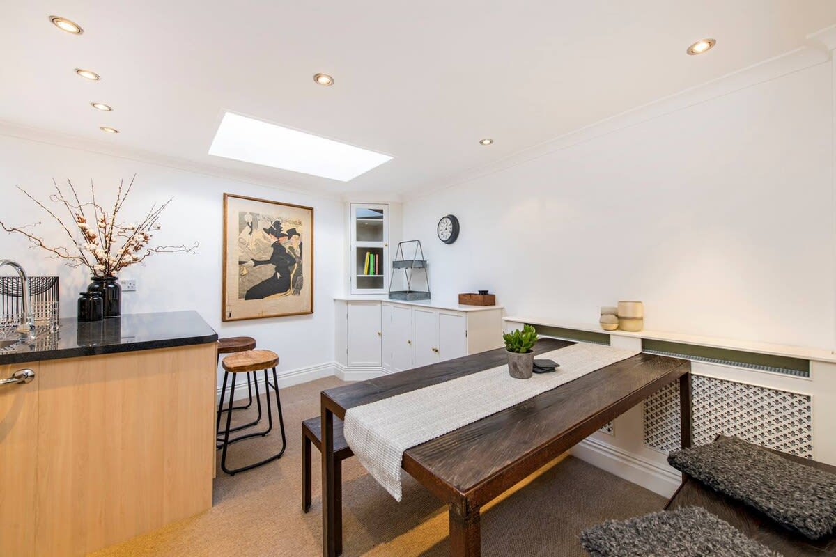 2 Bed Apartment, Notting Hill in 7A Ledbury Mews North W11 2AF - Property image 5 - VivreStays