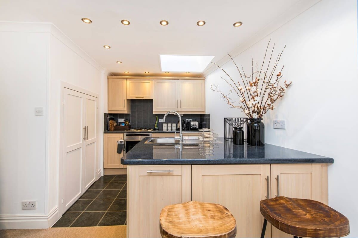 2 Bed Apartment, Notting Hill in 7A Ledbury Mews North W11 2AF - Property image 3 - VivreStays