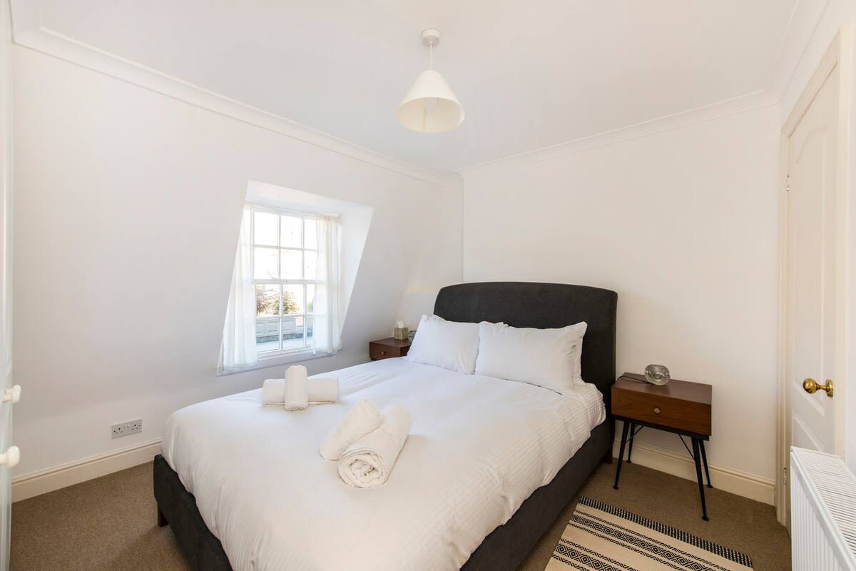 2 Bed Apartment, Notting Hill in 7A Ledbury Mews North W11 2AF - Property image 4 - VivreStays