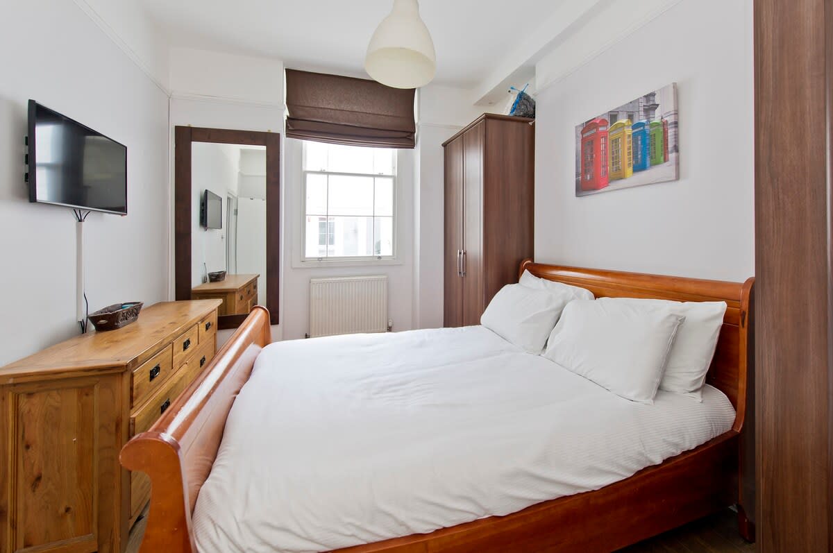 Charming 2-Bed Apt, Pimlico in Saint George's Drive 16A SW1V 4BL - Property image 12 - VivreStays