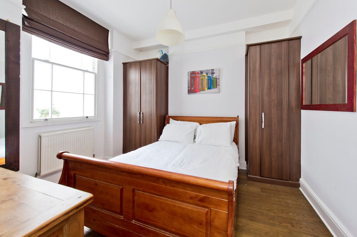 Charming 2-Bed Apt, Pimlico in Saint George's Drive 16A SW1V 4BL - Property image 13 - VivreStays